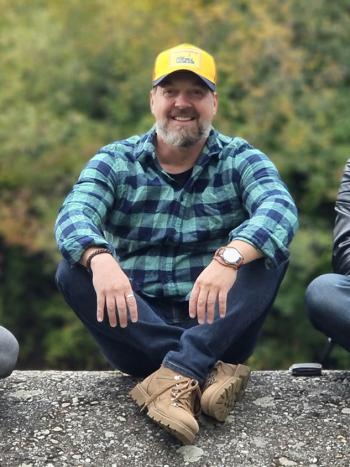 Váray László alapító, dalszerző