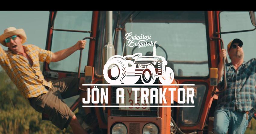 JÖN A TRAKTOR!